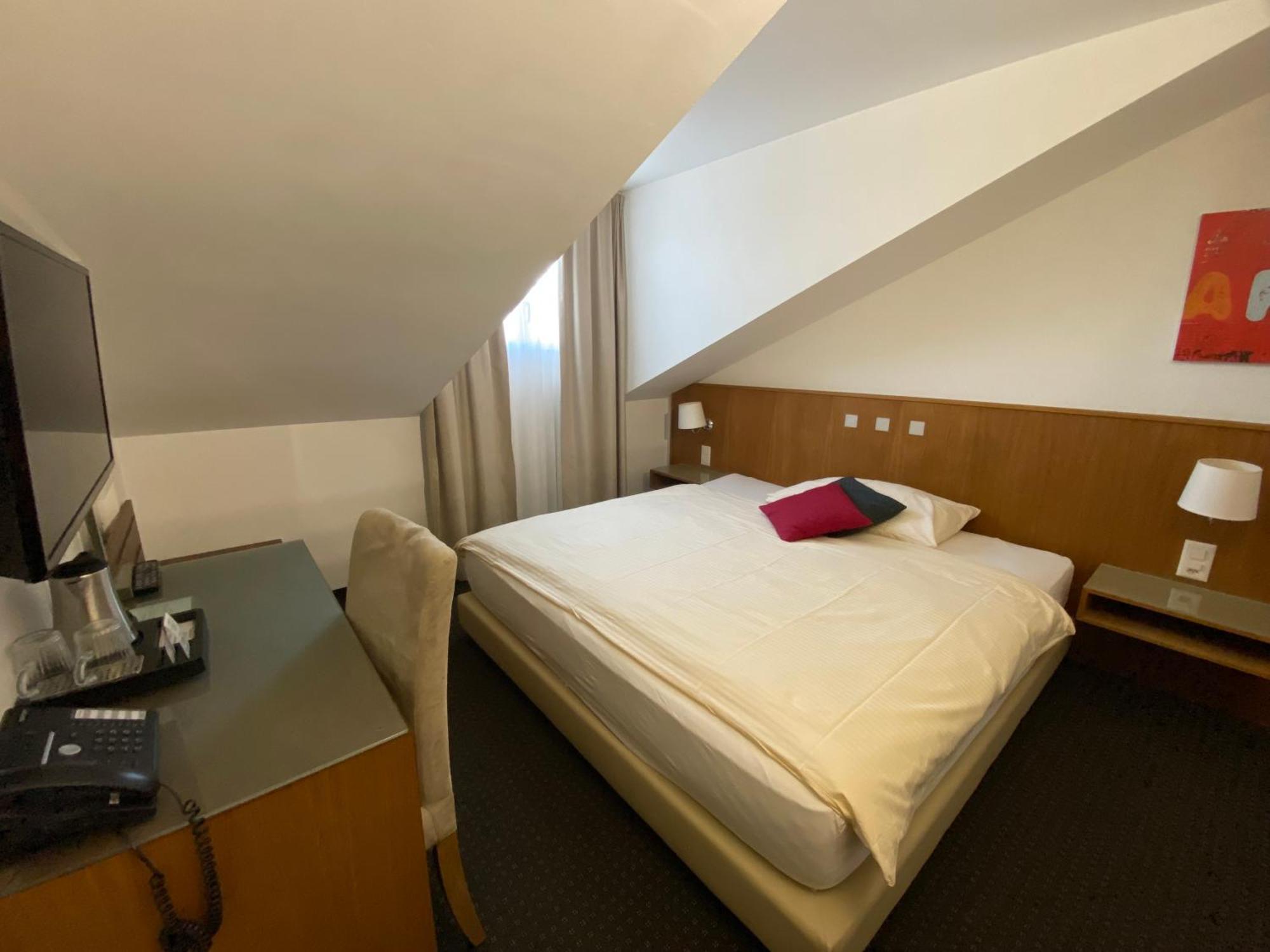 Businesshotel Lux 3*