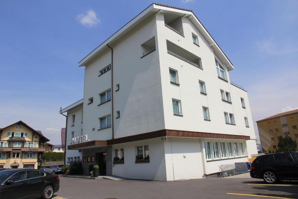 Businesshotel Lux 3*